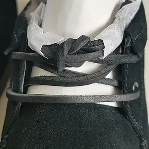 UGG | Shoes | Ugg Campout Comfy Black Suede Laceup Lowtop  display picture 1